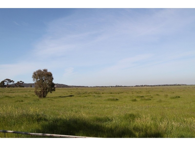 1048 Coburns Road, Melton VIC 3337