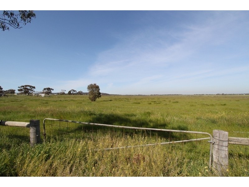 1048 Coburns Road, Melton VIC 3337