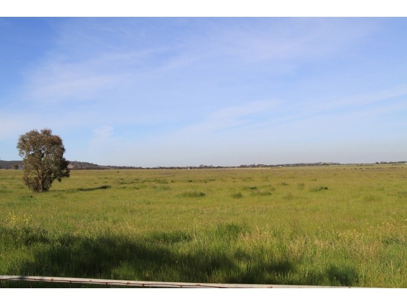 1048 Coburns Road, Melton VIC 3337