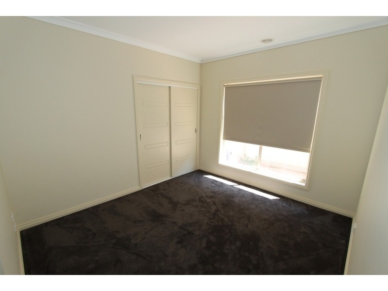 42 Sovereign Boulevard, Melton West VIC 3337