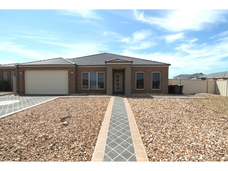 42 Sovereign Boulevard, Melton West VIC 3337