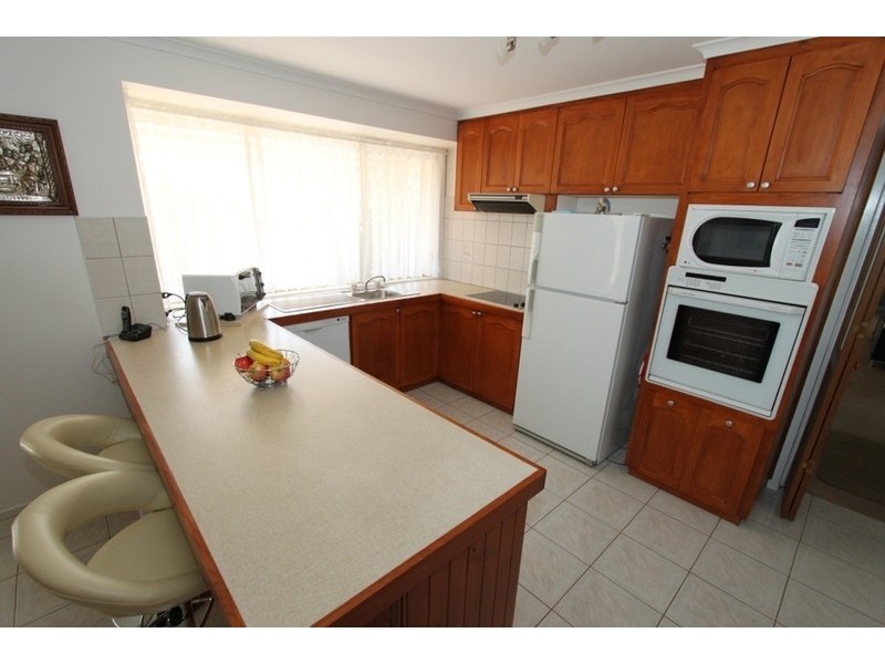 26 Gloaming Ride, Melton VIC 3337