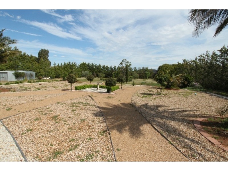 26 Gloaming Ride, Melton VIC 3337