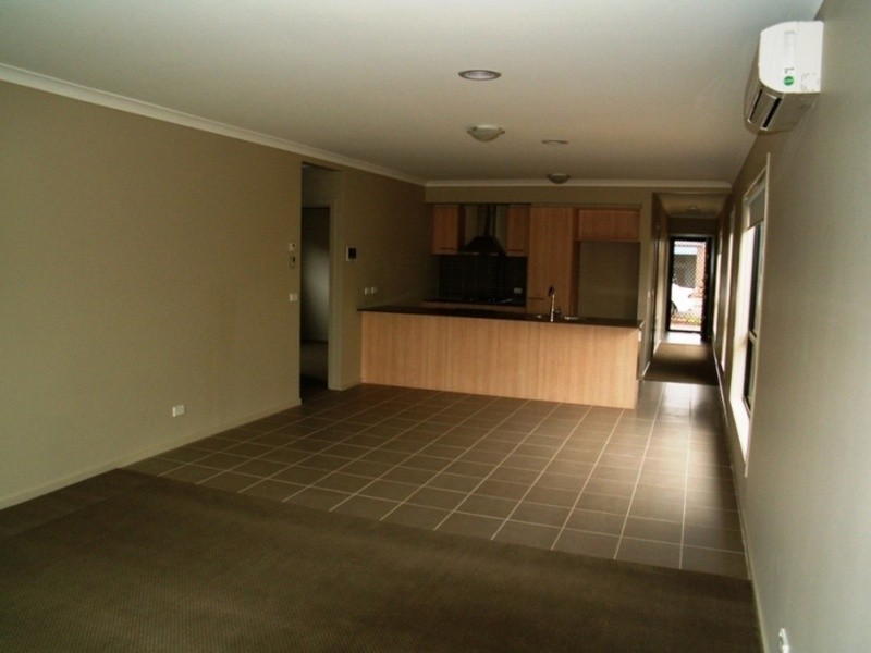 33 Peterpan Crescent, Kurunjang VIC 3337