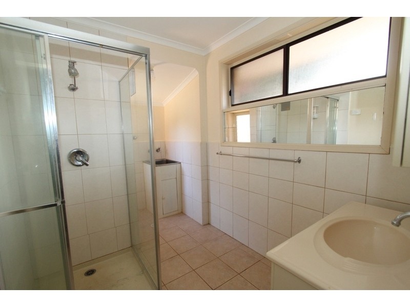 4/7 Raymond Street, Melton VIC 3337