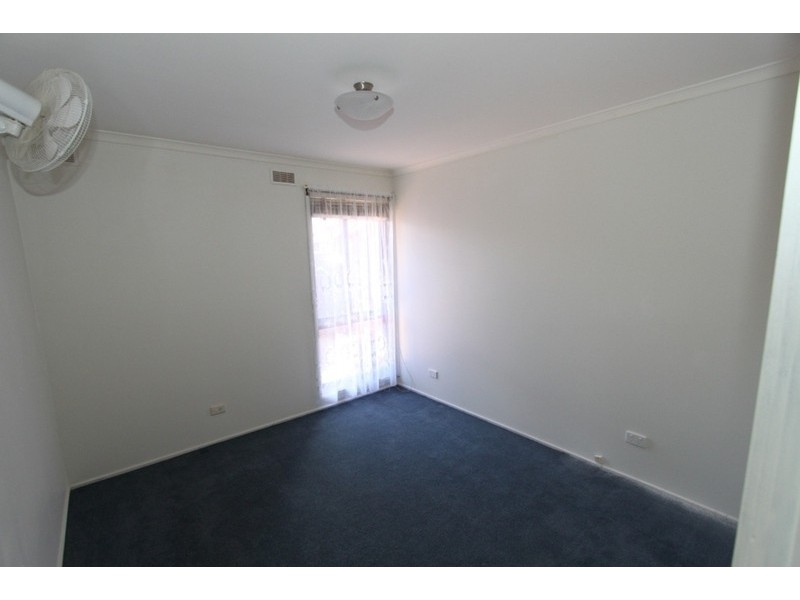 4/7 Raymond Street, Melton VIC 3337