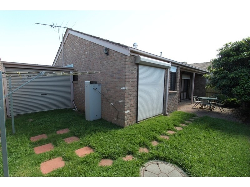 2/58 Andrew Street, Melton South VIC 3338