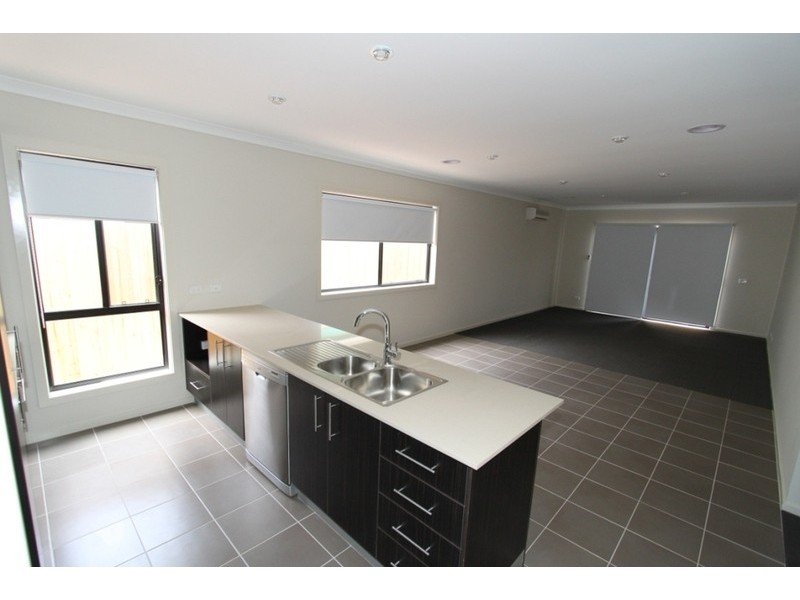 41 Peterpan Crescent, Kurunjang VIC 3337