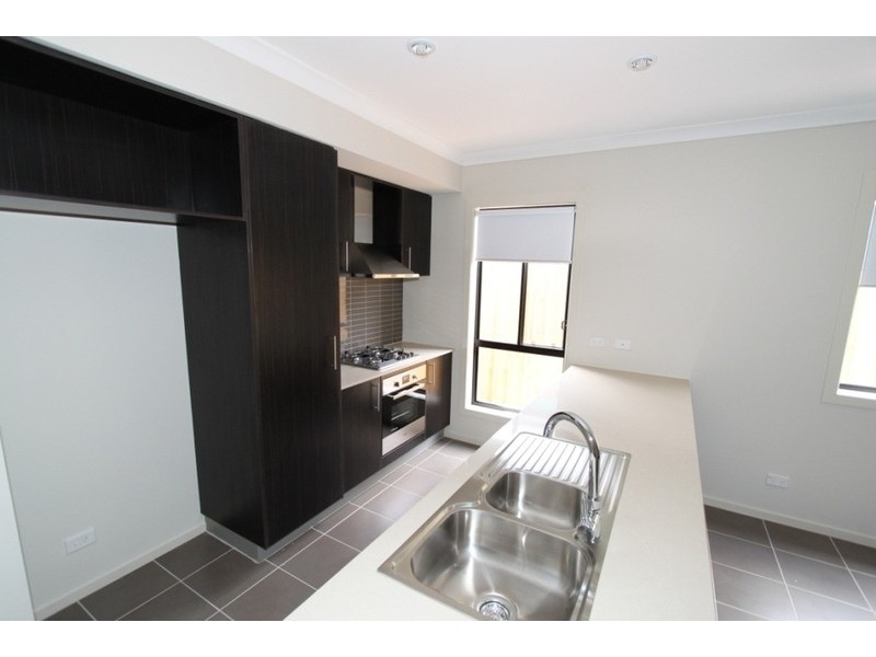 41 Peterpan Crescent, Kurunjang VIC 3337