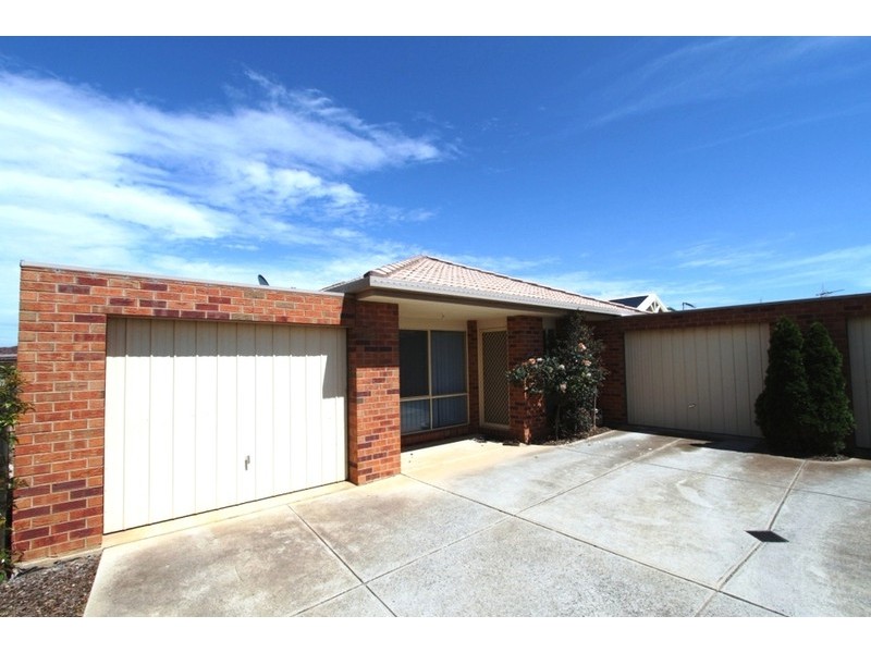 2/7 Belinda Close, Melton VIC 3337