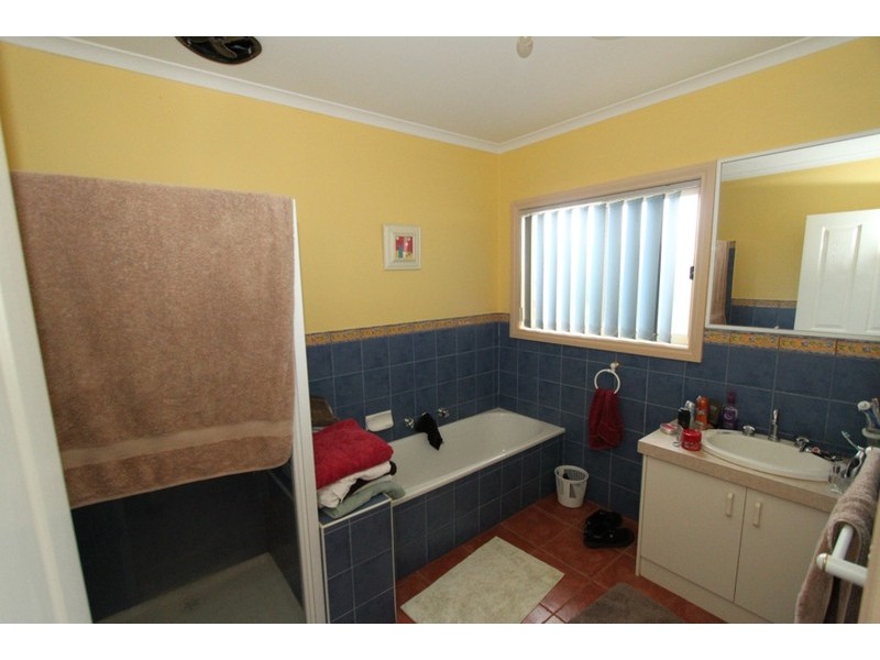 2/7 Belinda Close, Melton VIC 3337