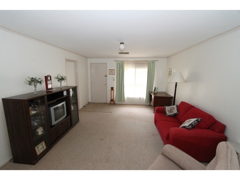 2/44a Palmerston Street, Melton VIC 3337