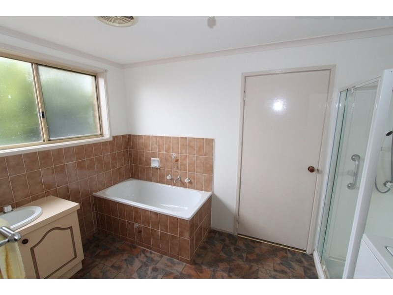 2/44a Palmerston Street, Melton VIC 3337