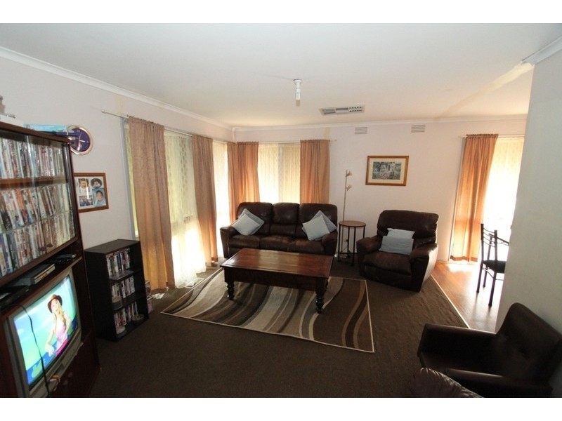 30 Riddle Drive, Melton VIC 3337