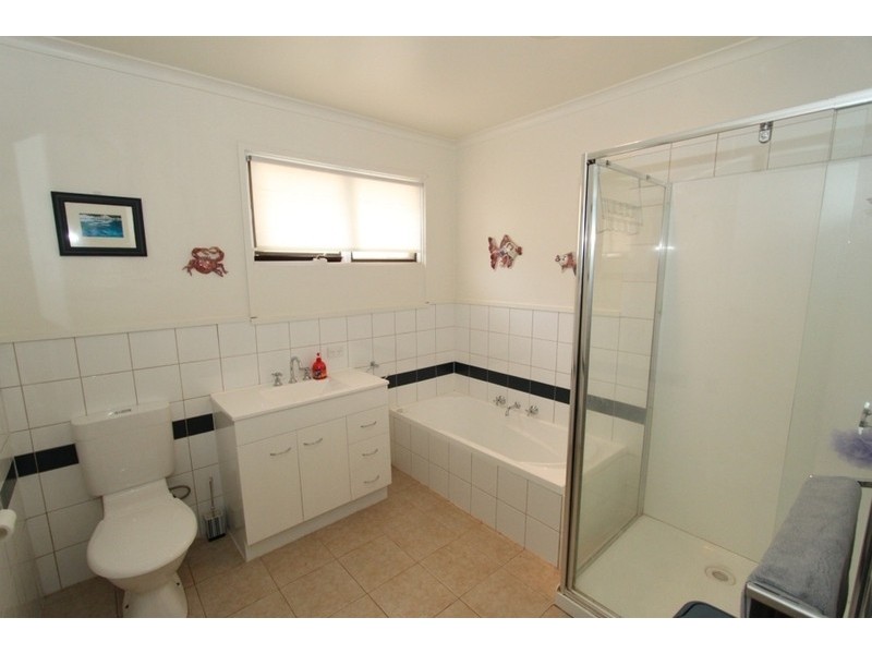 30 Riddle Drive, Melton VIC 3337