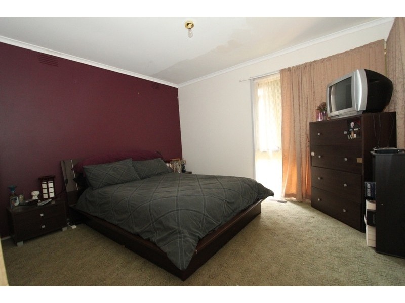 30 Riddle Drive, Melton VIC 3337