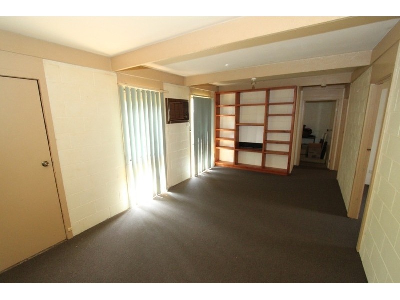 6 Hornbuckle Close, Melton VIC 3337