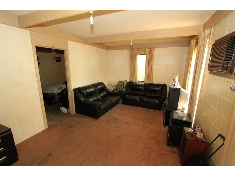 6 Hornbuckle Close, Melton VIC 3337