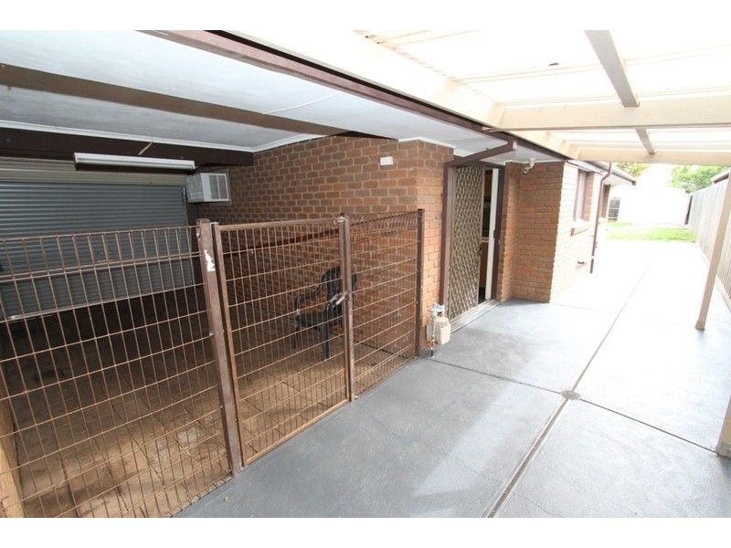 19 Chauvel Street, Melton South VIC 3338