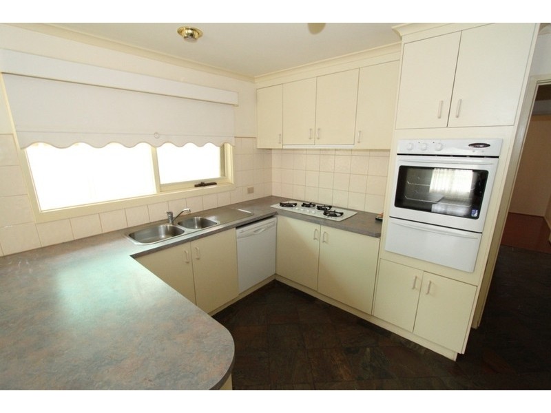 4 Kevin Court, Melton South VIC 3338