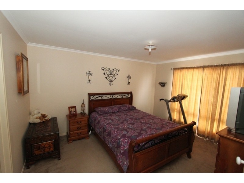 48 Meadow Glen Drive, Melton West VIC 3337