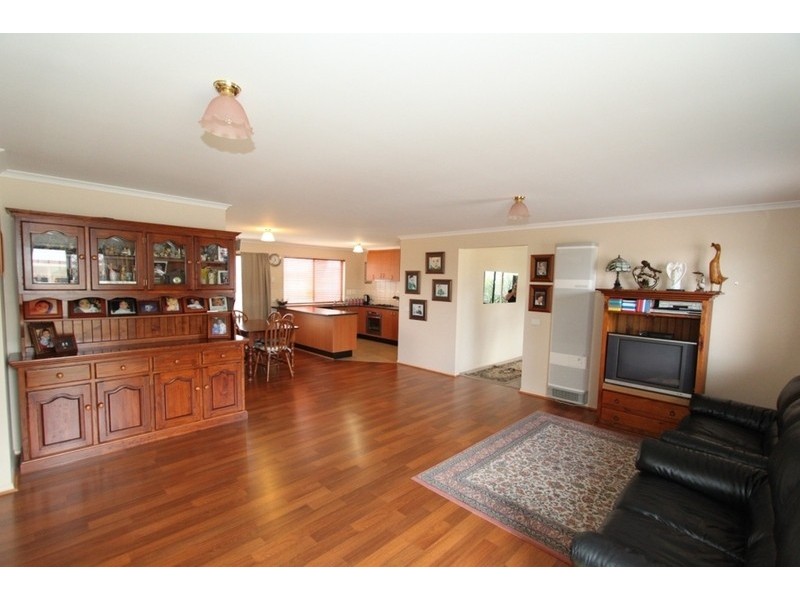 48 Meadow Glen Drive, Melton West VIC 3337