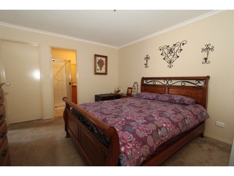 48 Meadow Glen Drive, Melton West VIC 3337