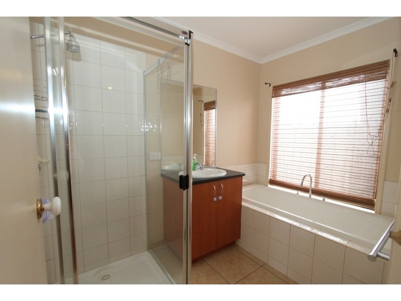 48 Meadow Glen Drive, Melton West VIC 3337