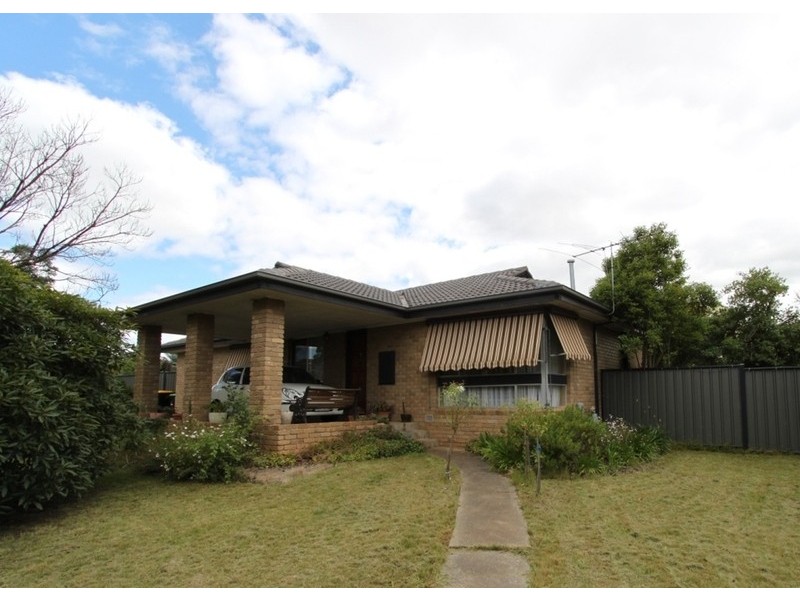 24 Rathdowne Circuit, Melton West VIC 3337