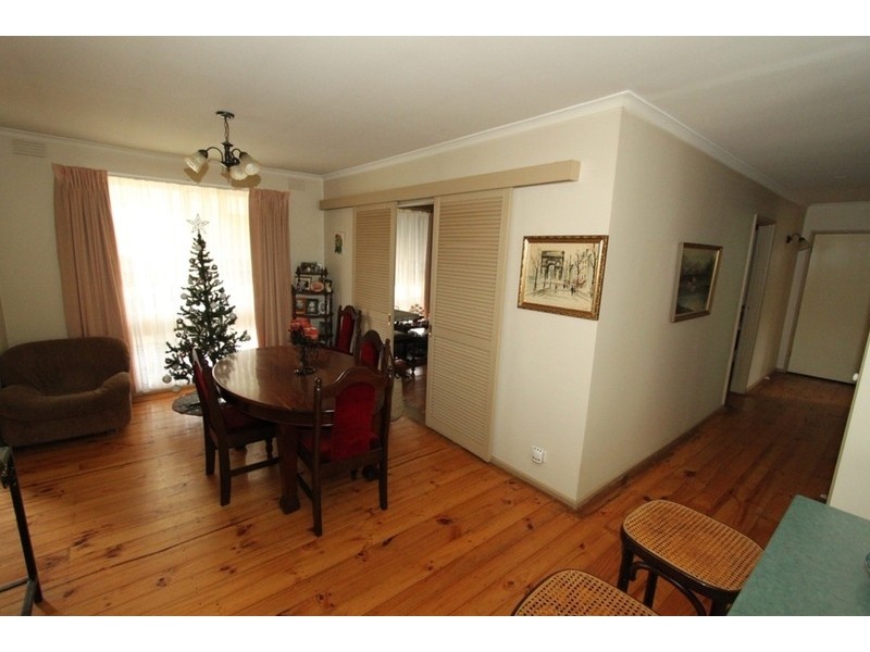 24 Rathdowne Circuit, Melton West VIC 3337