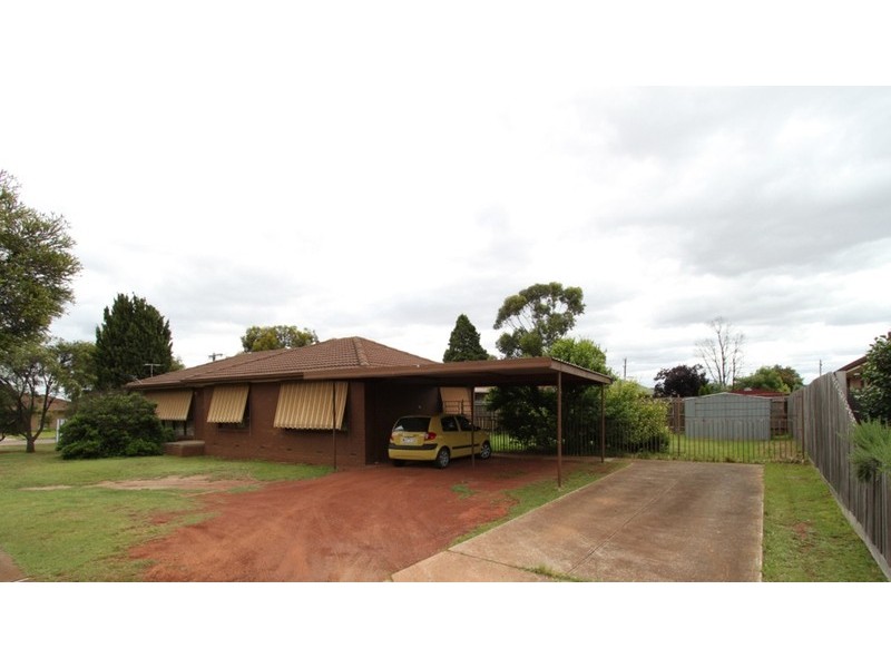 7 Hume Avenue, Melton South VIC 3338