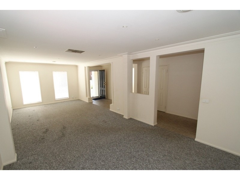 17 Westlake Drive, Melton West VIC 3337