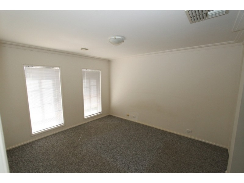 17 Westlake Drive, Melton West VIC 3337