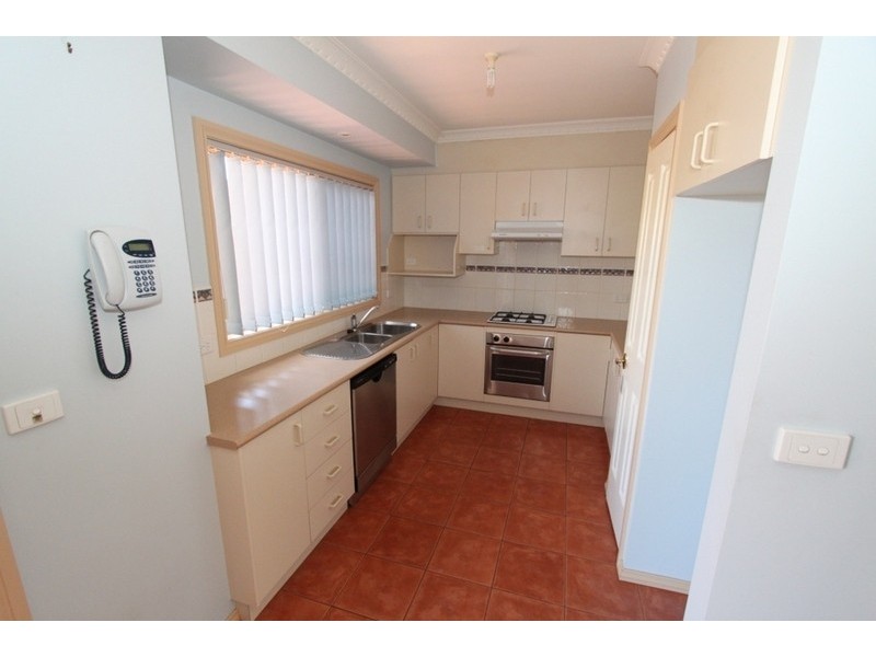 2/7 Belinda Close, Melton VIC 3337