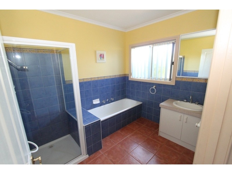 2/7 Belinda Close, Melton VIC 3337