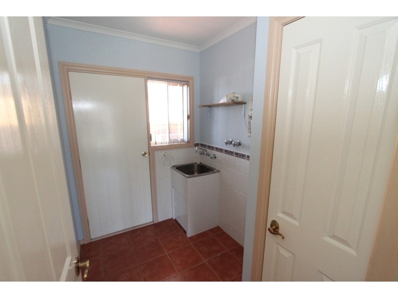 2/7 Belinda Close, Melton VIC 3337