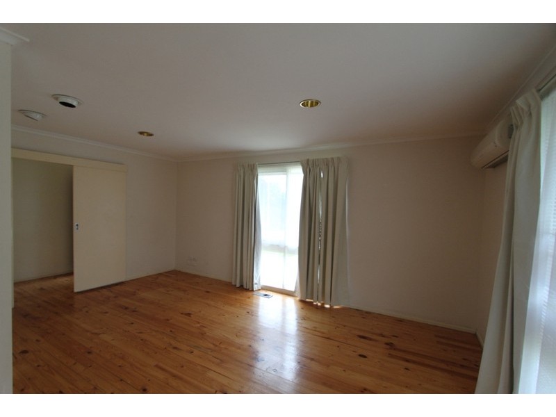 2 Lancaster Way, Melton VIC 3337