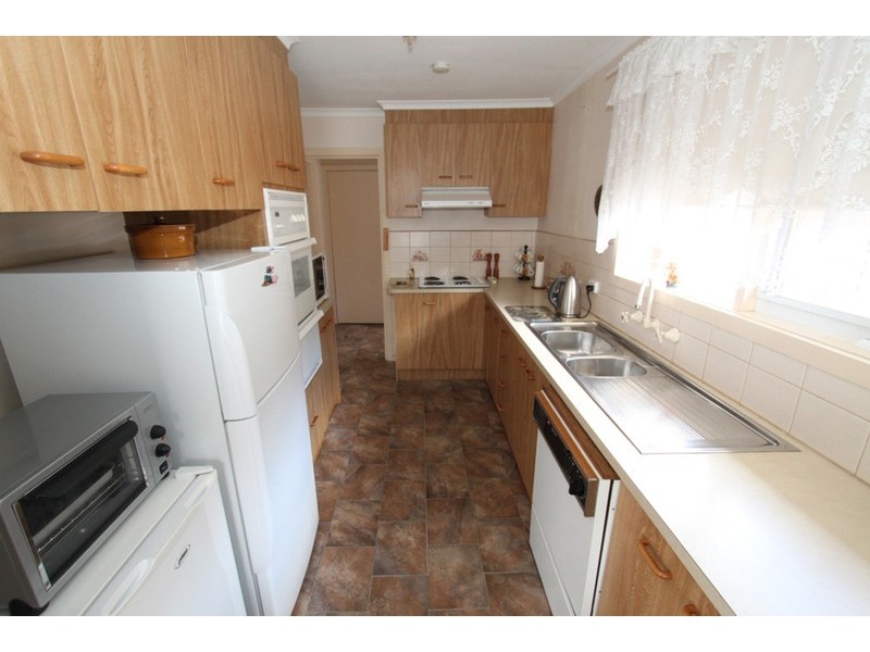 8 Mason Court, Melton VIC 3337