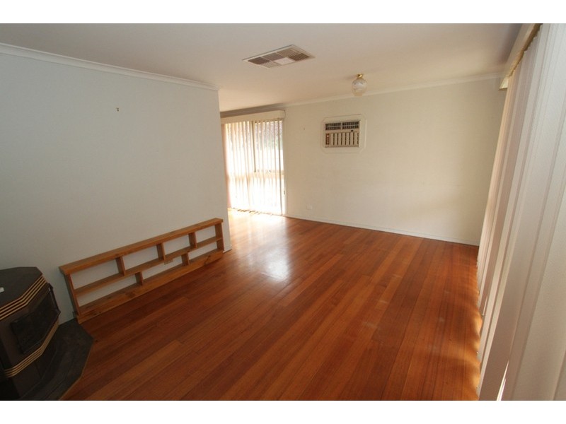 26 Lachlan Road, Melton South VIC 3338