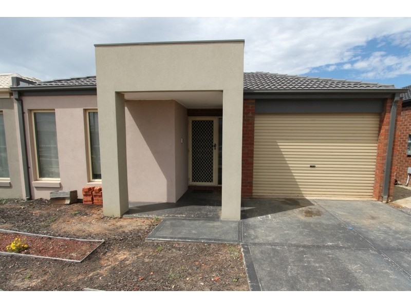 16 Colonus Street, Melton VIC 3337
