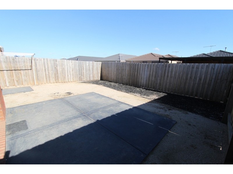 16 Colonus Street, Melton VIC 3337