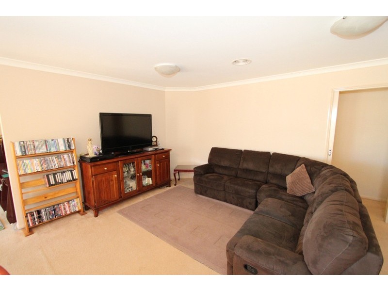 87 Westlakes Drive, Melton West VIC 3337