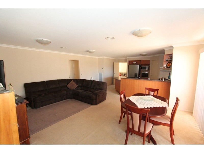 87 Westlakes Drive, Melton West VIC 3337