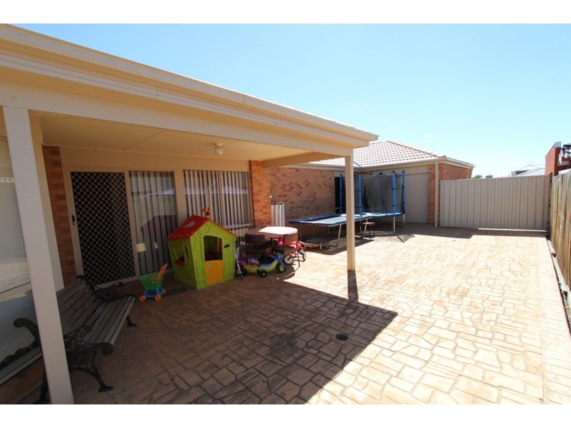 87 Westlakes Drive, Melton West VIC 3337