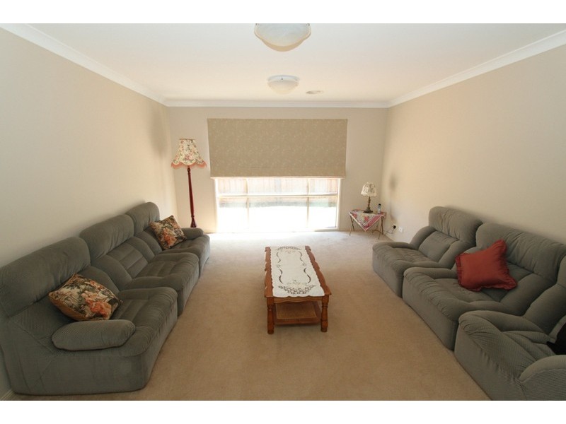 87 Westlakes Drive, Melton West VIC 3337