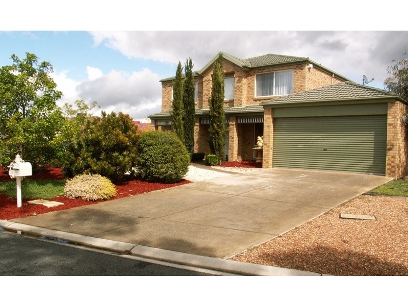 2 Parkway Place, Melton West VIC 3337