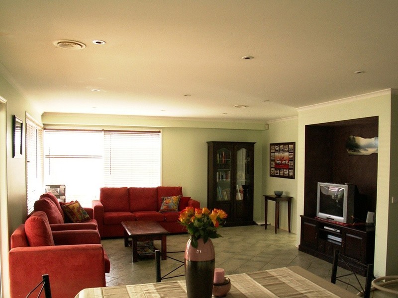 2 Parkway Place, Melton West VIC 3337