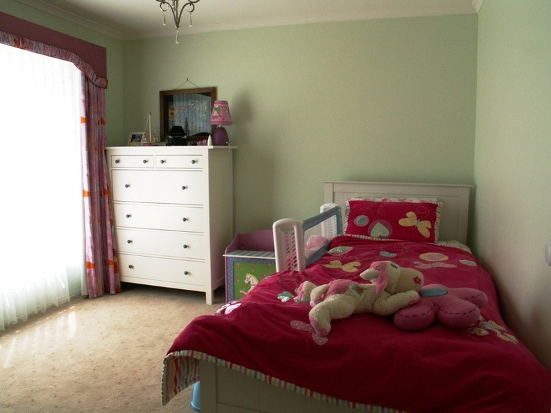 2 Parkway Place, Melton West VIC 3337