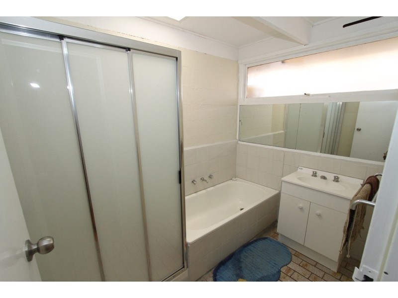 1 Berkley Place, Melton West VIC 3337