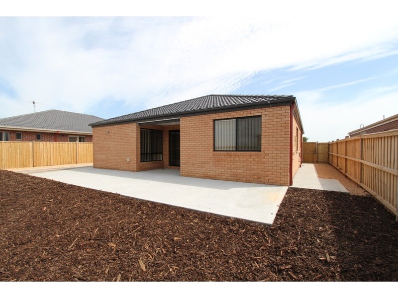 29 Longtree Drive, Melton VIC 3337